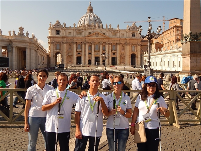 davanti alla Basilica di San Pietro